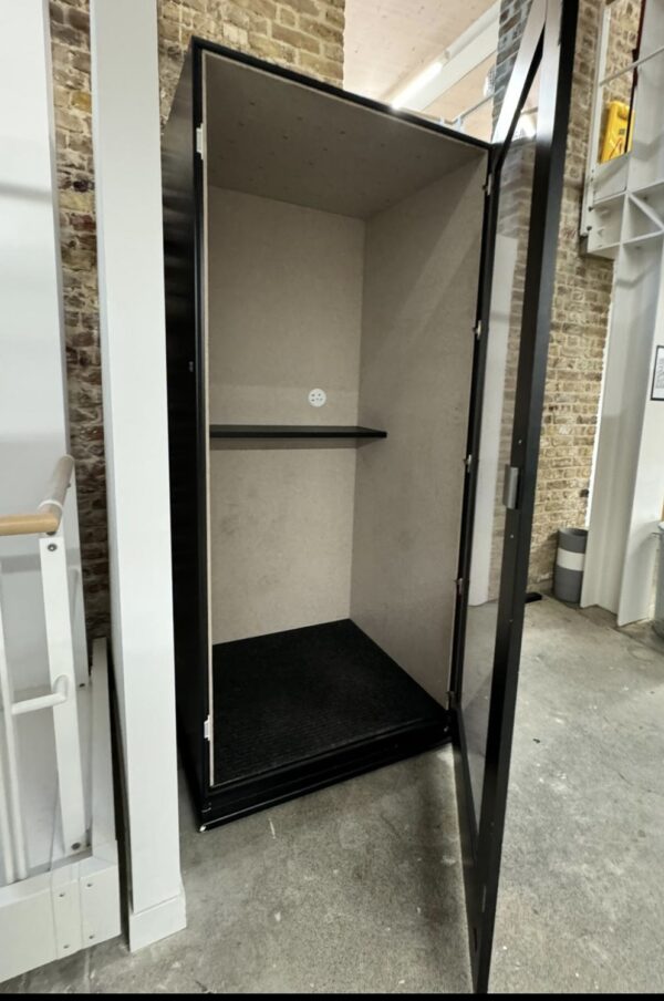 Maevo Soho Acoustic Single person Phone booth Pod in Choice of 4 Colour options