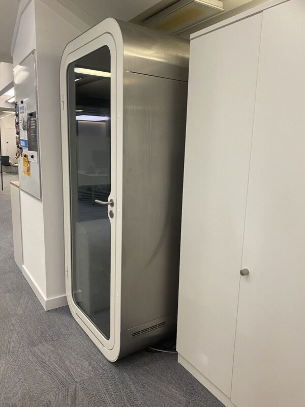 Framery O acoustic single person privacy workspace Pod In Stainless Steel/White - Image 3