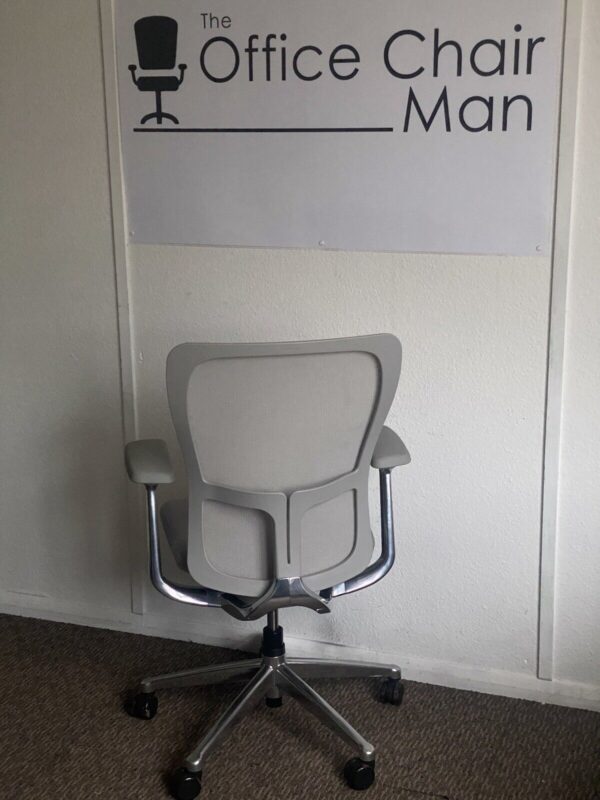Haworth Zody Style polished aluminium CONFERENCE Chair In Silver Mesh - Image 4