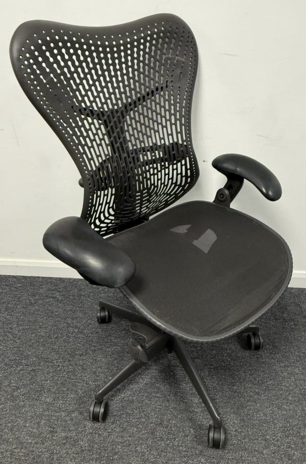 Refurbished Herman Miller Mirra V1 in Anthracite with extendable Seat