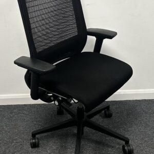 Steelcase Think V1 Executive Task Chair With black Seat And Mesh 3D Arms