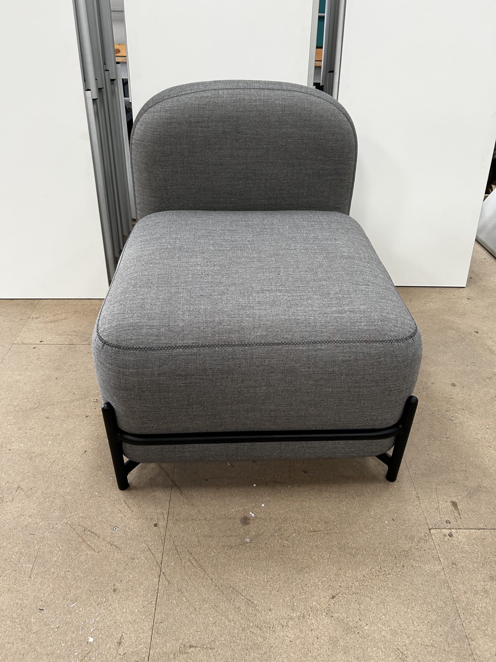 Frovi Flord Modular Breakout Seating System in Grey Cloth on Black Frame