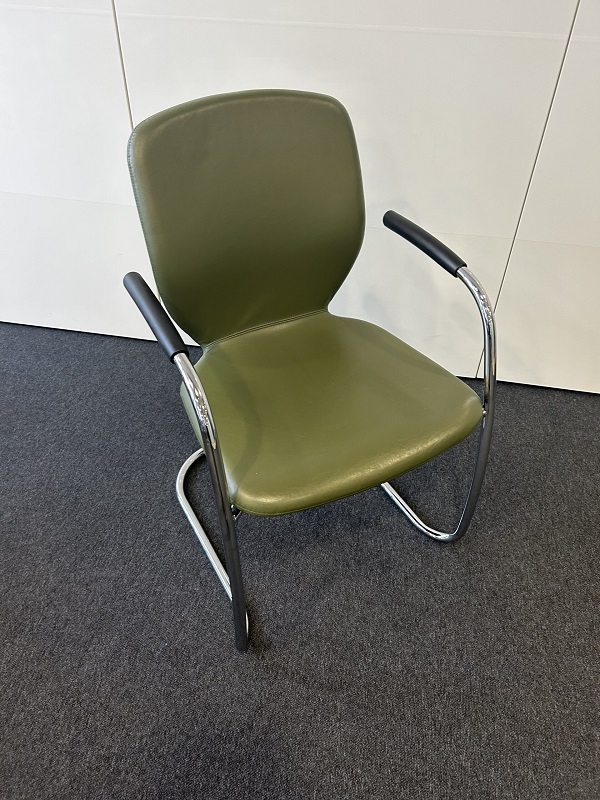Boss Design Lily stacking conference Chair