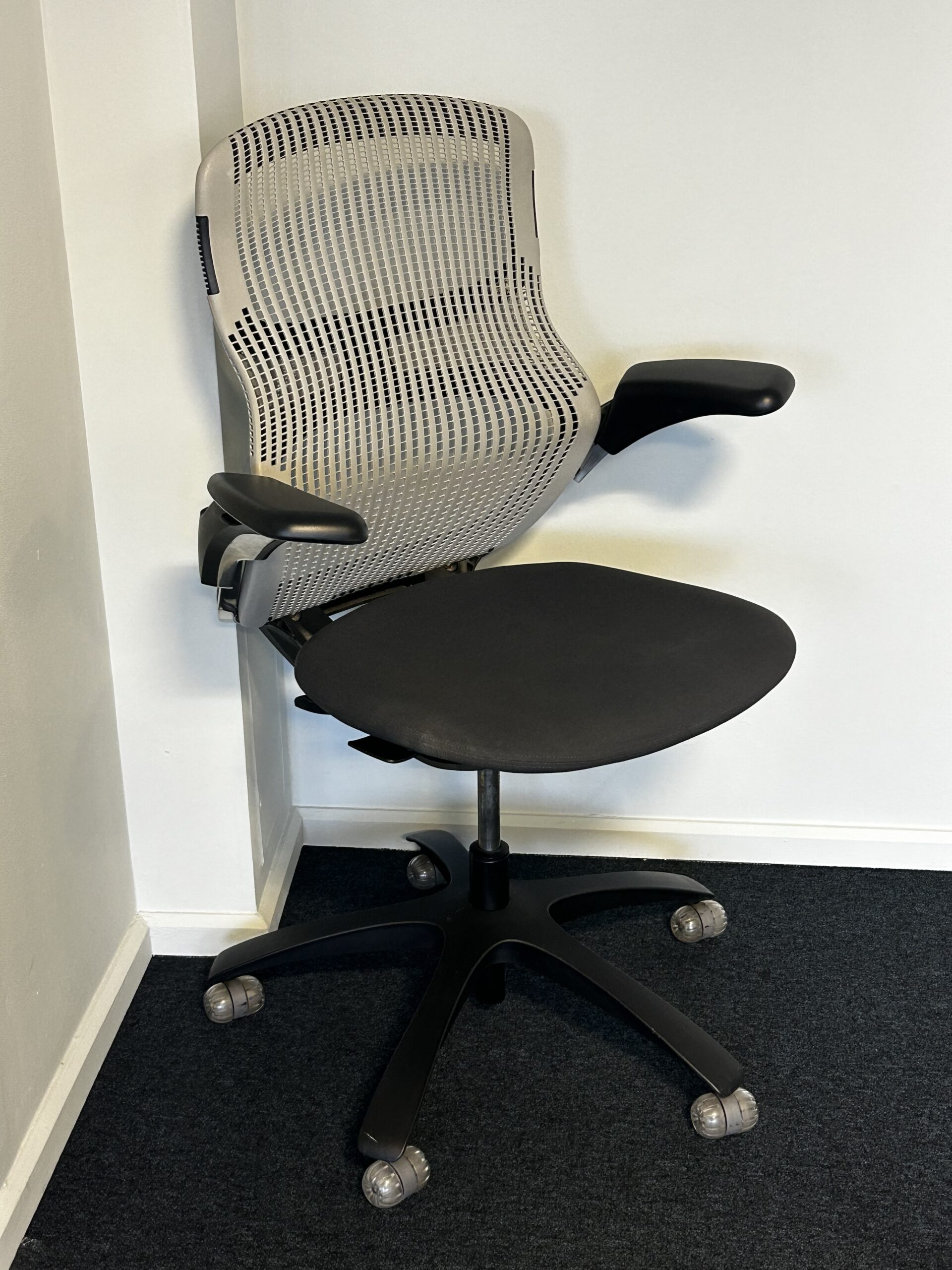 Knoll Generation Executive Task Chair with Fabric Seat