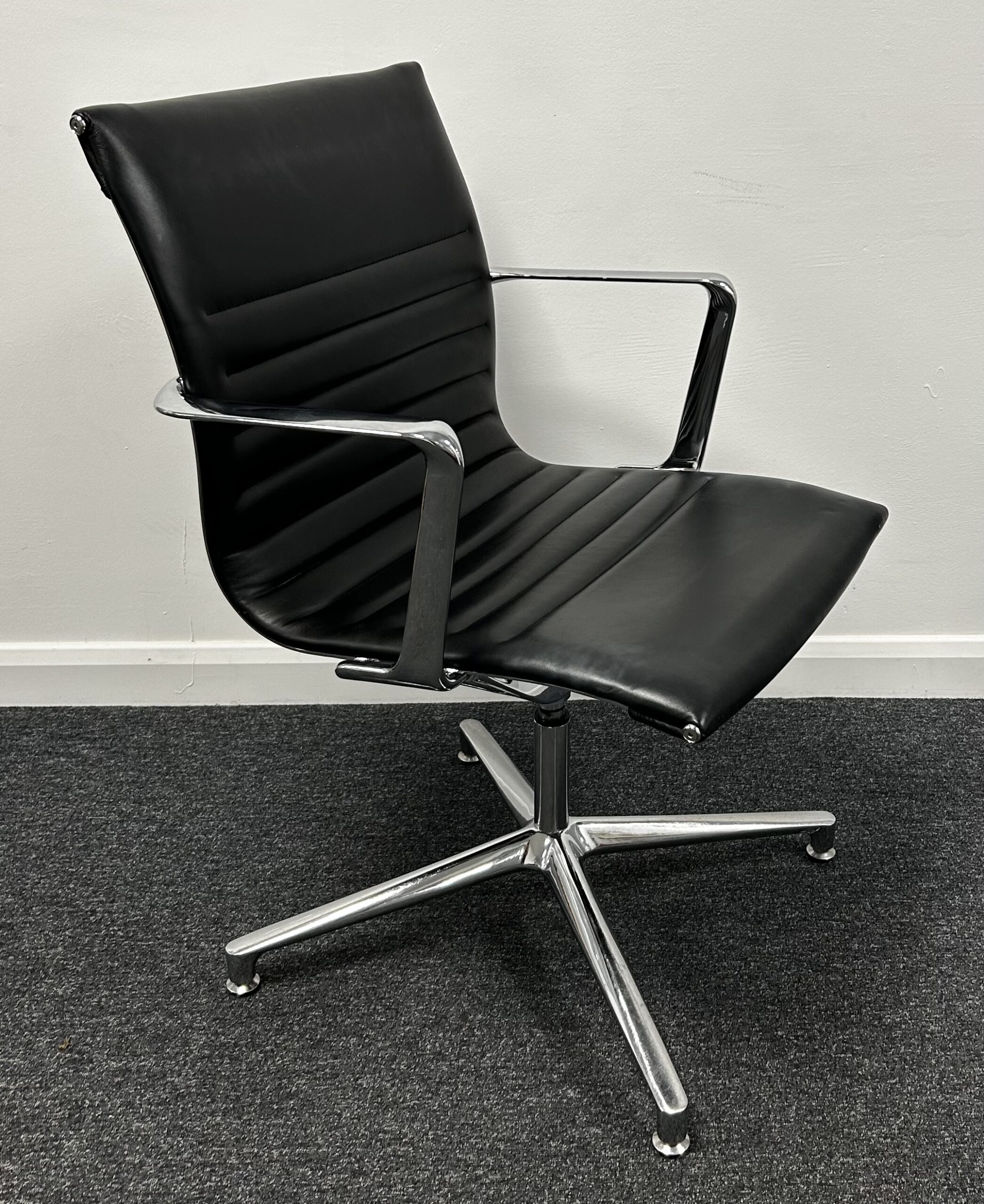 Mobili Black Leather Chrome Aluminium Framed Conference Chairs
