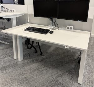 Sit Stand Desks 1400 x 800 Back to Back Steelcase Ology
