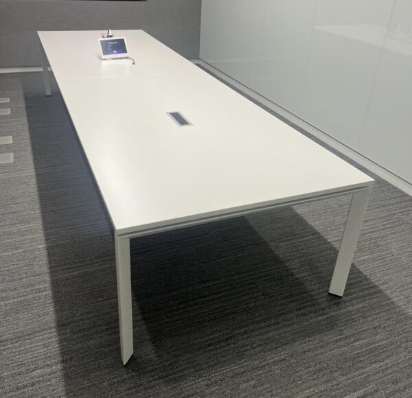 Steelcase Frame ONE Bank of 8 x 1M x 0.6M White Laminate Desks on White Contoured Goalpost Leg - Image 3