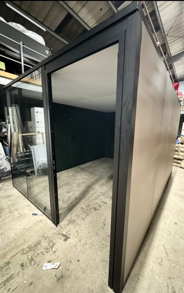 Senator Cell Pod 4.5m x 3m