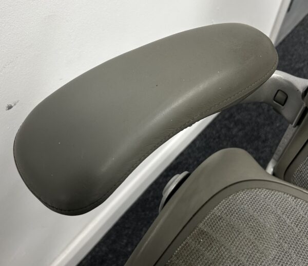 Herman Miller Aeron B Classic Anthracite Mesh on Silver Grey Frame Leather Arm Pads - Image 4