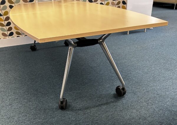 Konig & Neurath SUMMA Maple Veneer Oval Folding Maple Executive Conference table - Image 3