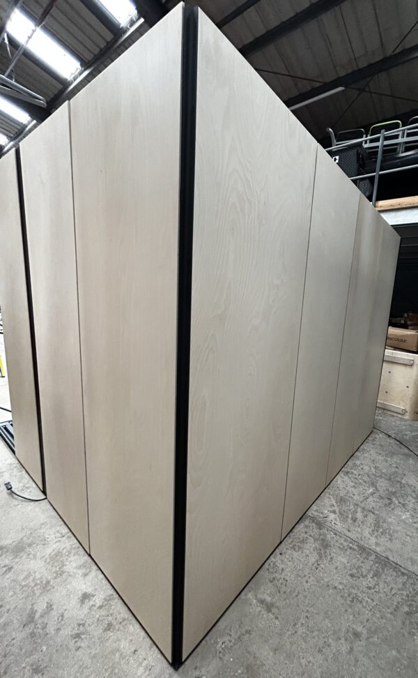 Orangebox Campers & Dens Pod CD05CLS Acoustic booth black fabric outer shell on both sides - Image 5
