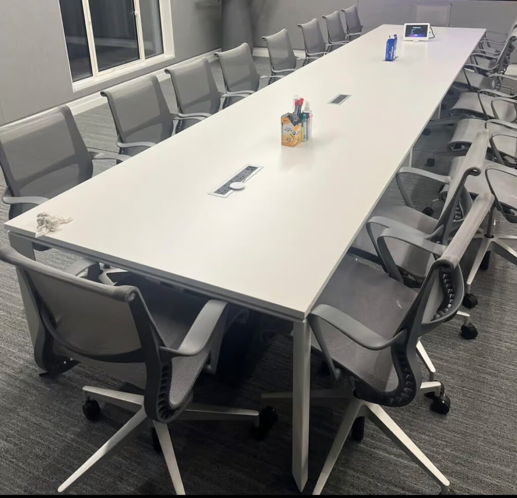 Collaborative workspace furniture