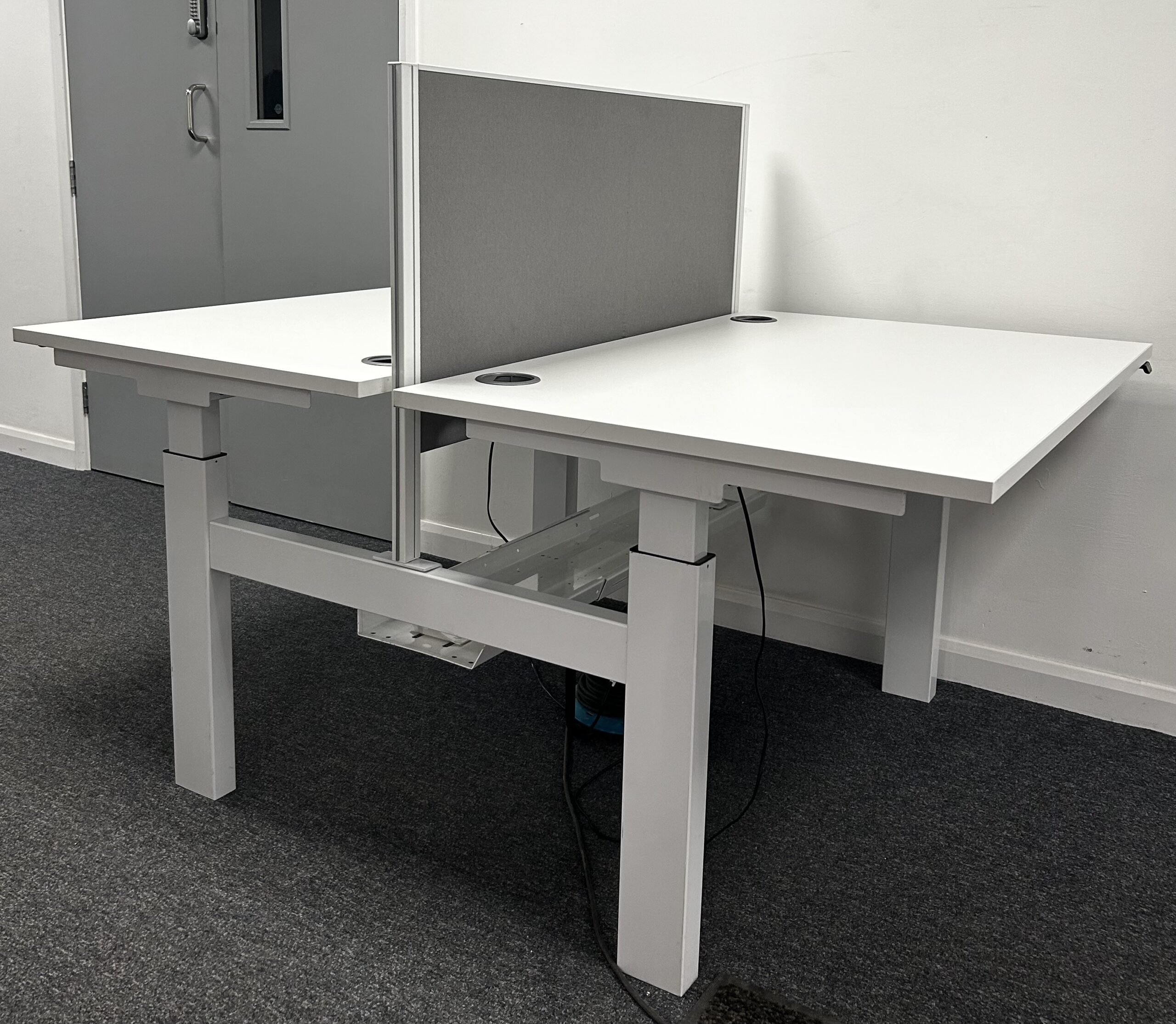 Mobili Sit Stand Desks
