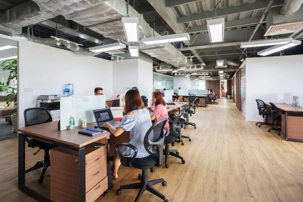 Modern Office Workstation Design