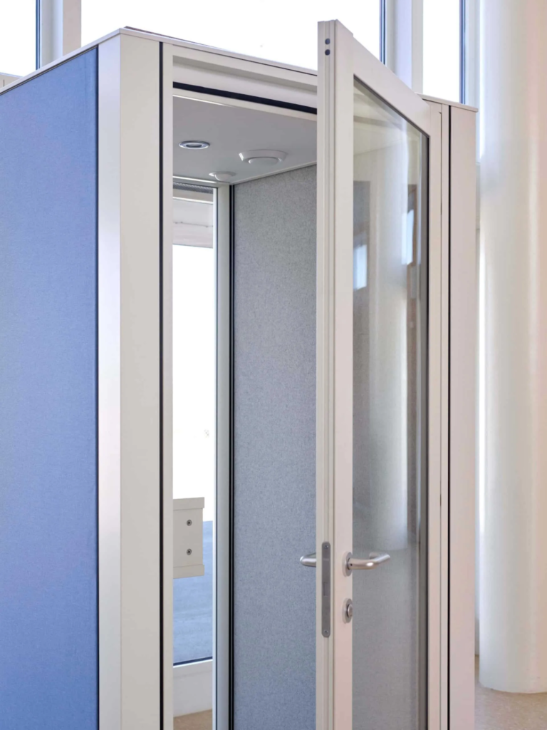 Implementing Acoustic Phone Booths in the Workplace