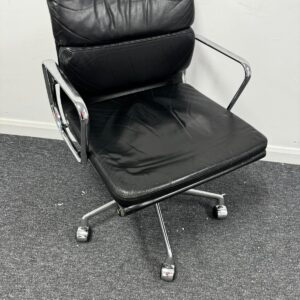 Vitra Charles Eames EA217