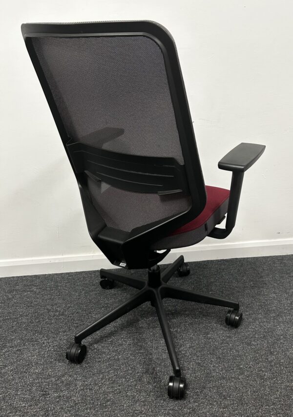 Forma 5 Dot Pro High back Task Chair with Adjustable Lumbar bar seat in Burgundy - Image 4