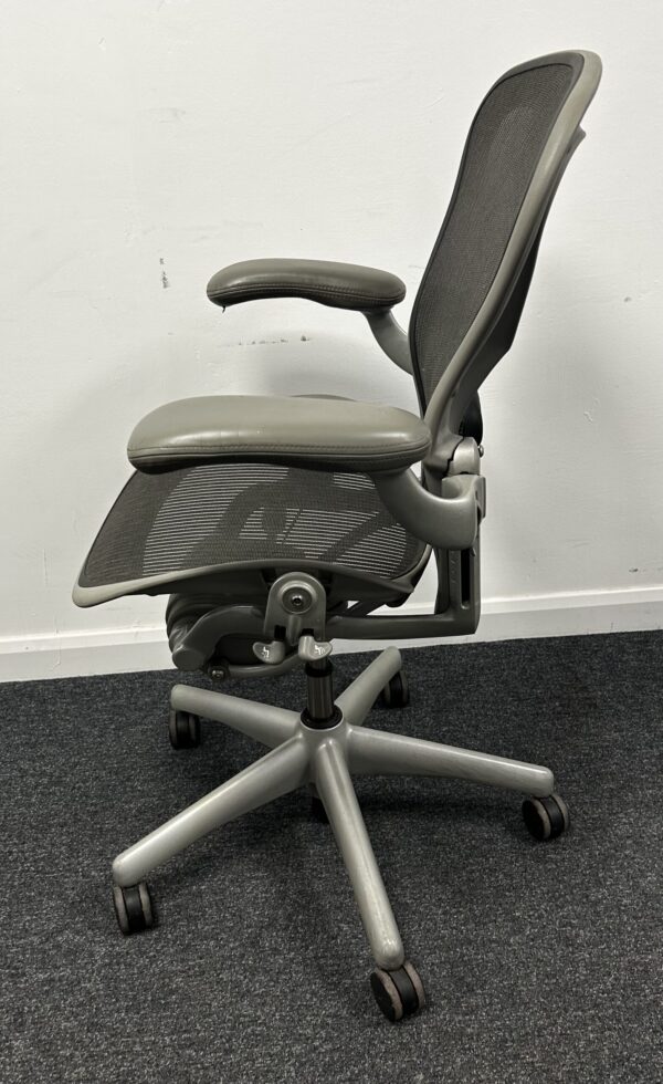 Herman Miller Aeron B Classic Anthracite Mesh on Silver Grey Frame Leather Arm Pads - Image 3