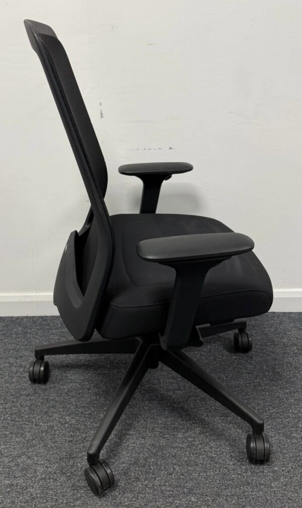 Interstuhl Everyis1 Mesh Back Task Chair All Black Edition - Image 5