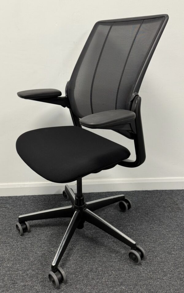 Humanscale Diffrient Smart Chair in Black on Polished Aluminium Base - Image 3