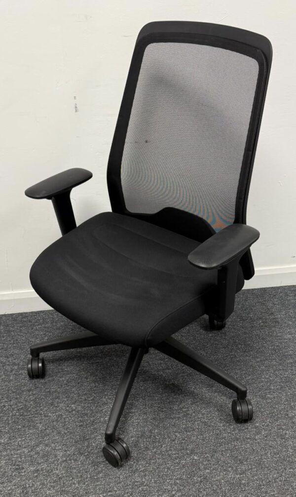 Interstuhl Everyis1 Mesh Back Task Chair All Black Edition - Image 6