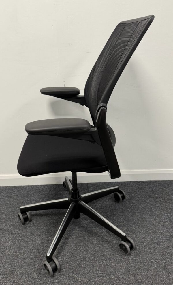 Humanscale Diffrient Smart Chair in Black on Polished Aluminium Base - Image 6