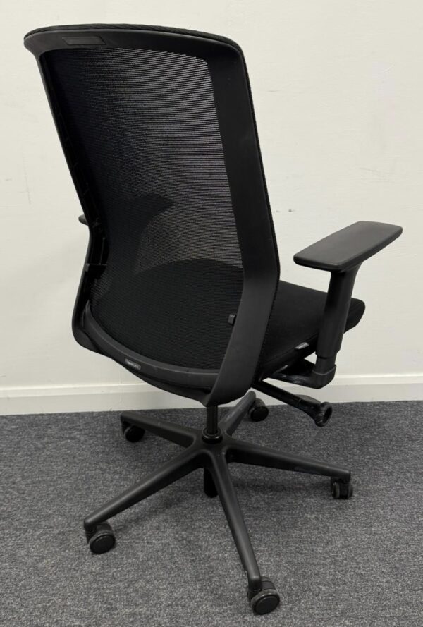 Bestuhl J1 Mesh Back Task Chair All Black Edition - Image 3