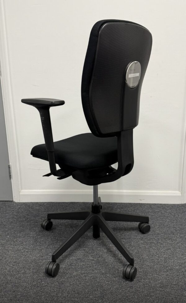 Senator Dash Task Chair All Black edition with Height Adjustable arms - Image 5