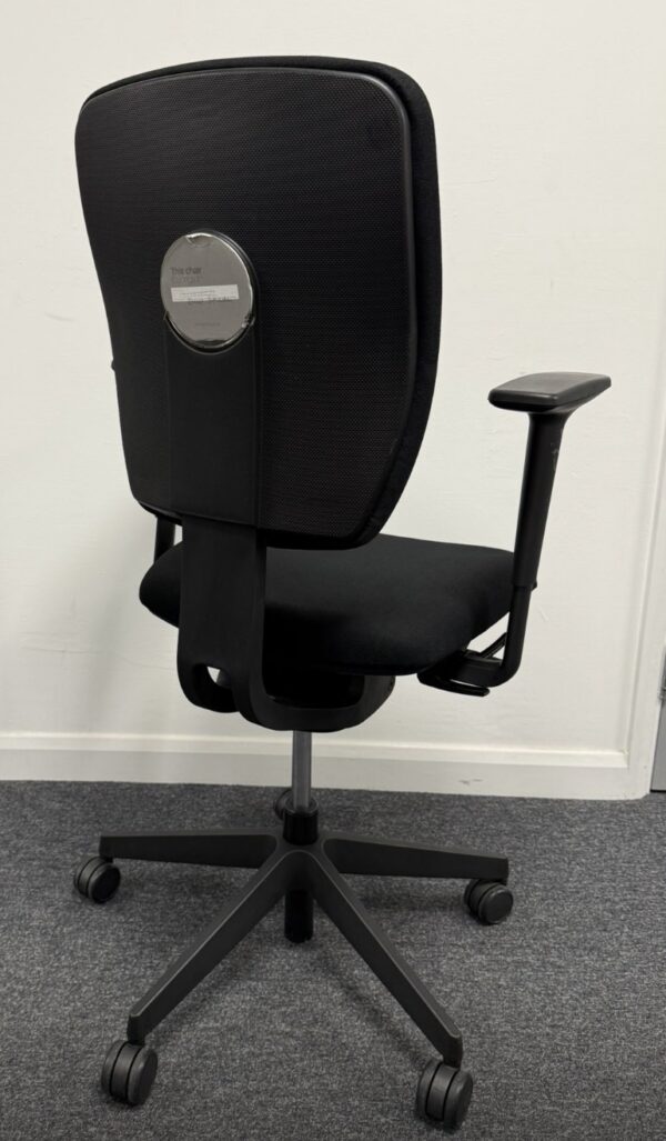 Senator Dash Task Chair All Black edition with Height Adjustable arms - Image 4