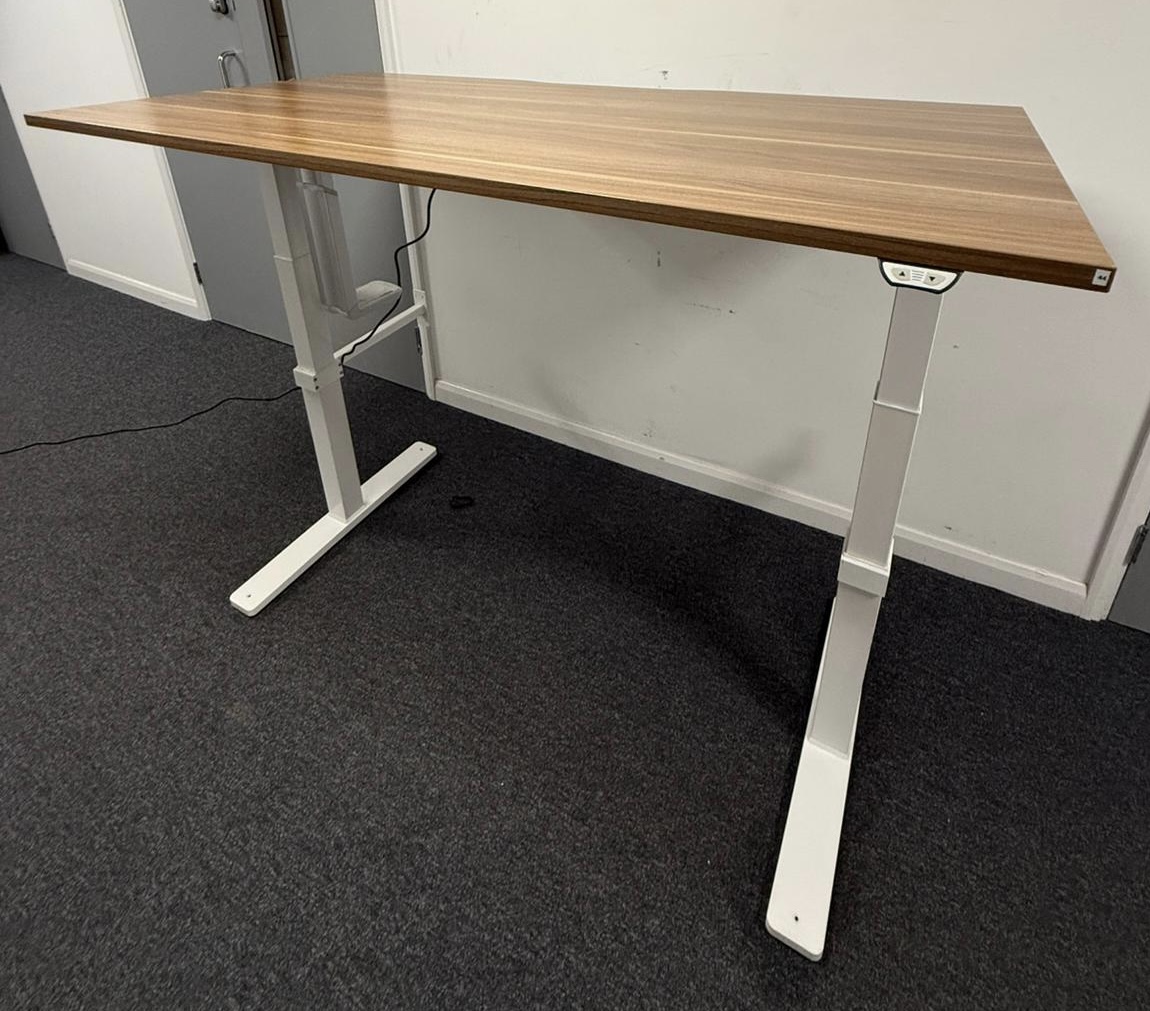 Kinnarps Sit Stand Desks