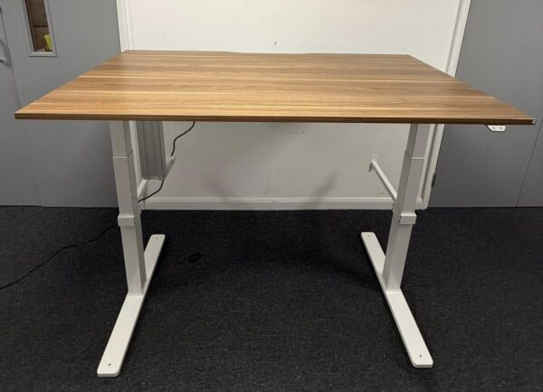 Kinnarps Sit Stand Desks adjustable height desks