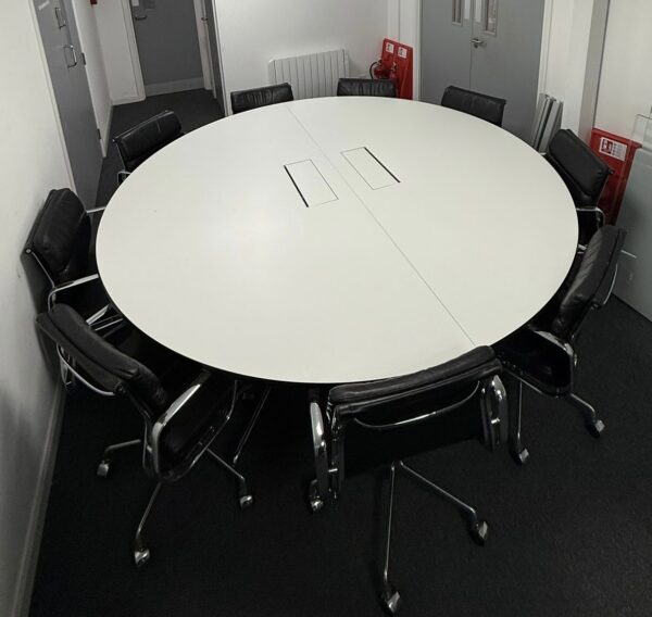 Vitra Segmented Round Boardroom Table 2.4m white laminate top black contour - Image 4