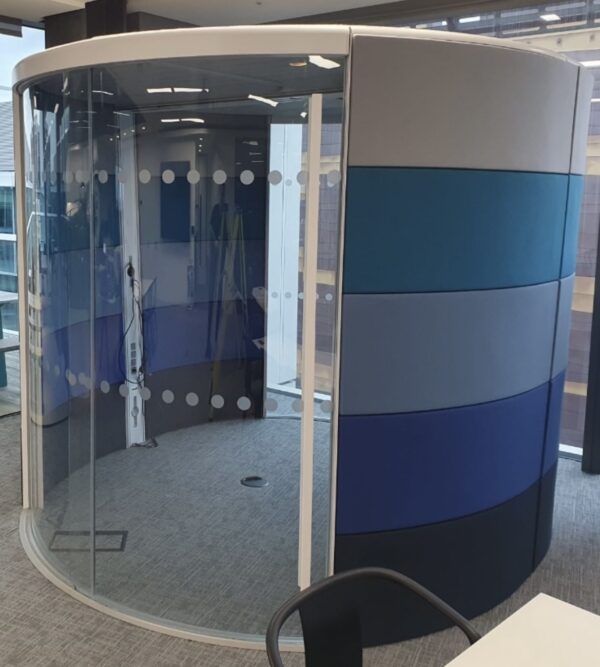 Orangebox Air3 12 circular Acoustic Office Privacy space Blue fade exterior - Image 4