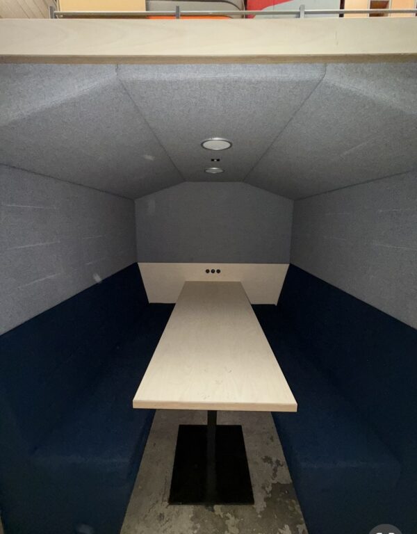 Spacestor Railway Carriage Flat Roof Birch Shell ideal for up to 6 team members - Image 5