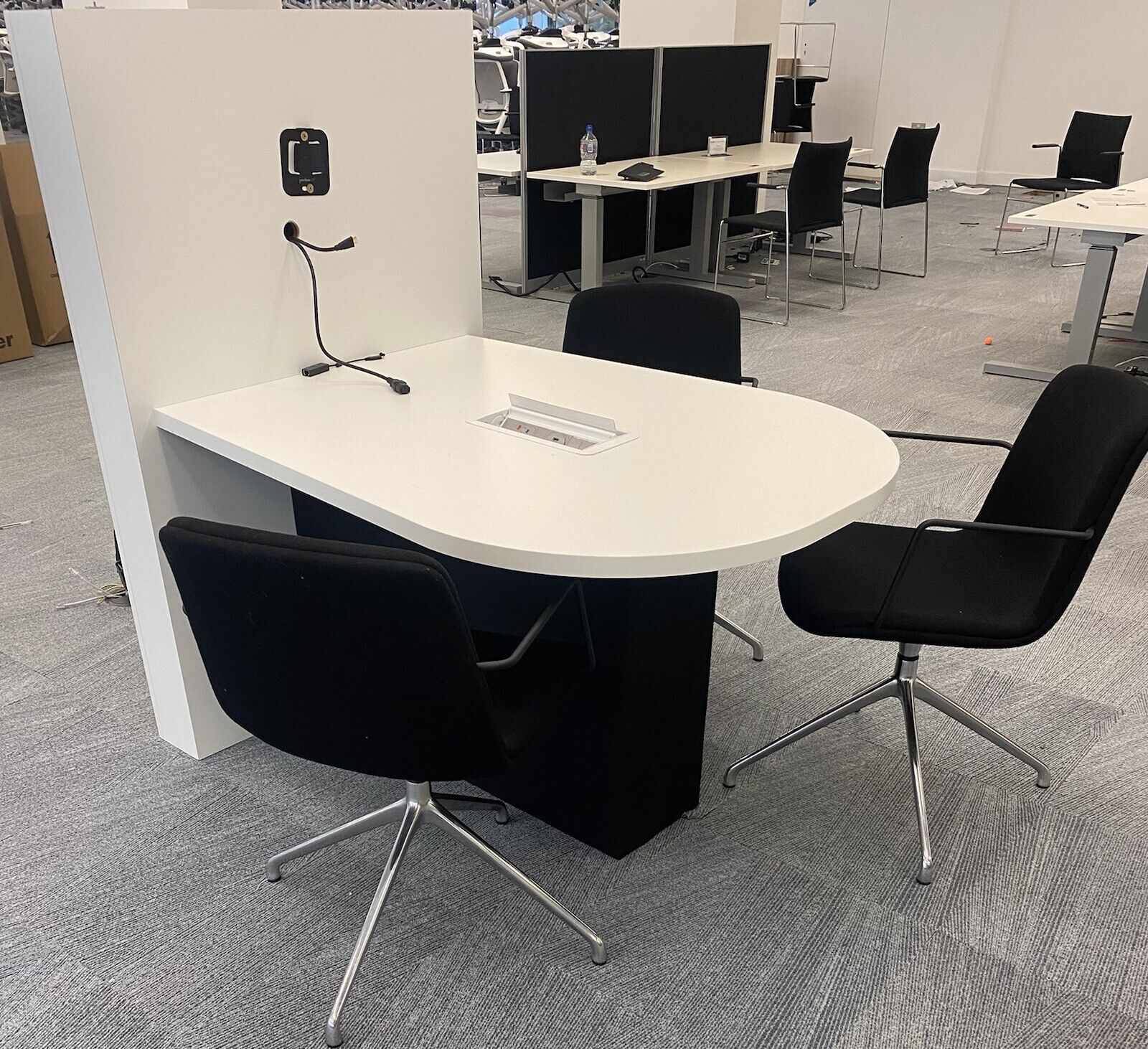 How to Design a Productive Office Layout with Used Furniture