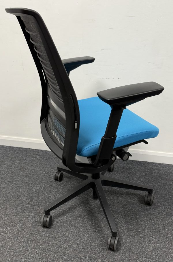 Steelcase Think V2 blue Seat