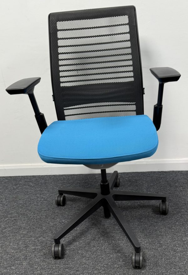 Steelcase Think V2 blue Seat with HA arms