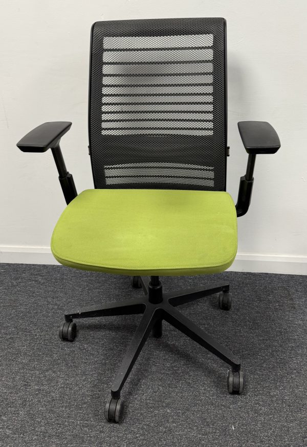 Used High quality Used Steelcase Think V2