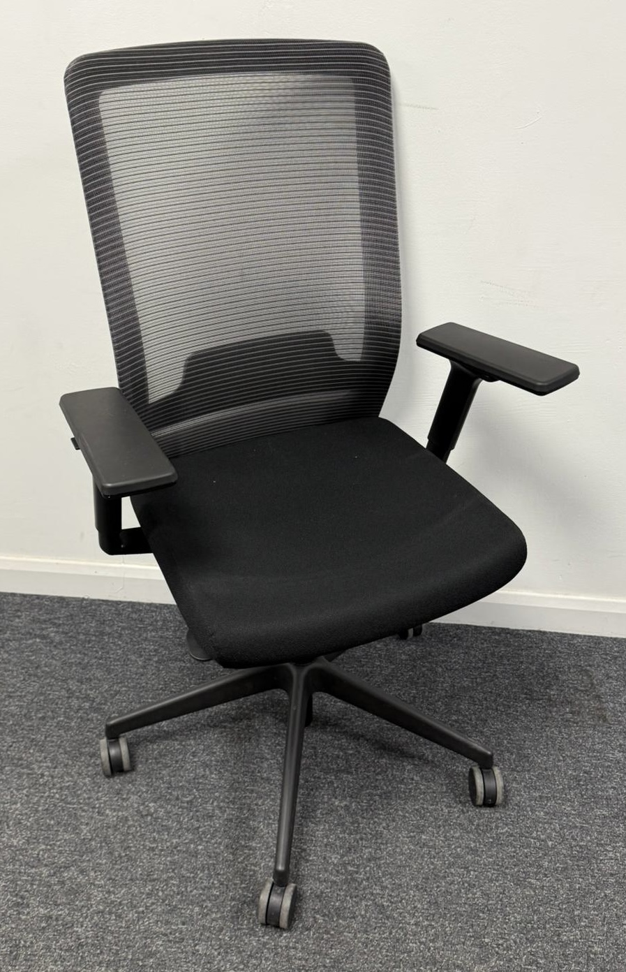 Used Verco Max_1 AA High Mesh Back Office Task Chair