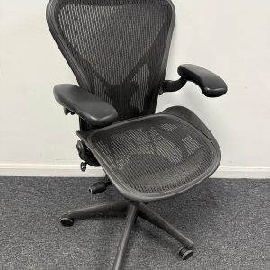 Herman Miller Aeron Anthracite Mesh Posturefit Size B