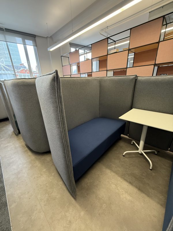 Naughtone Cloud Plain four Seat High Back Acoustic Privacy Sofa Office Booth with table