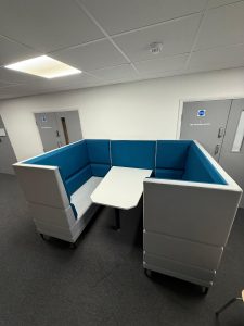 OCEE Design HenRay High Back Sofa Booth with Integral Table 4 person