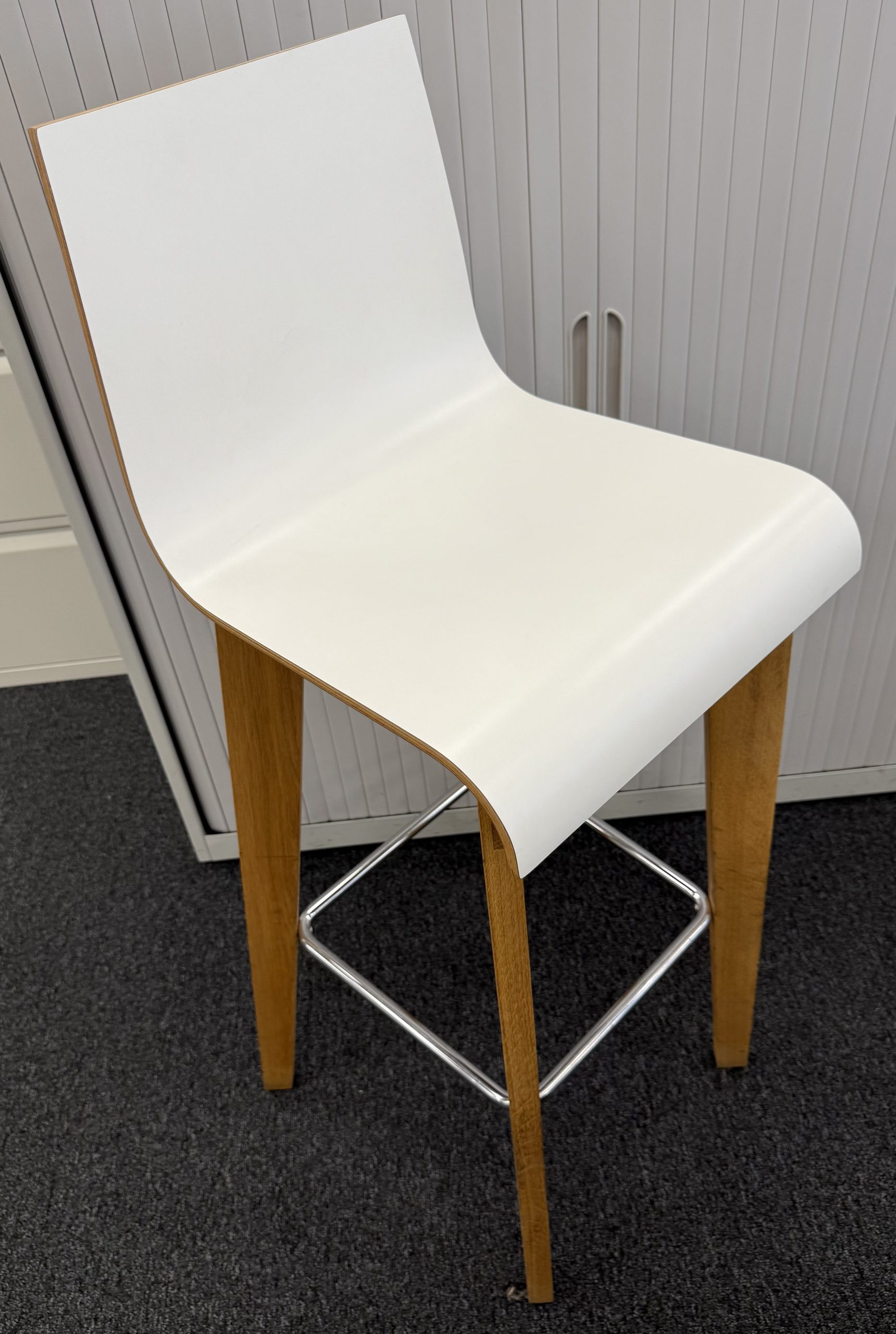 Frovi Jig Duo High Stool White on Oak Frame