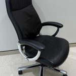 Girsberger Pondomat High Back Executive Task Chair with Headrest in Black leather
