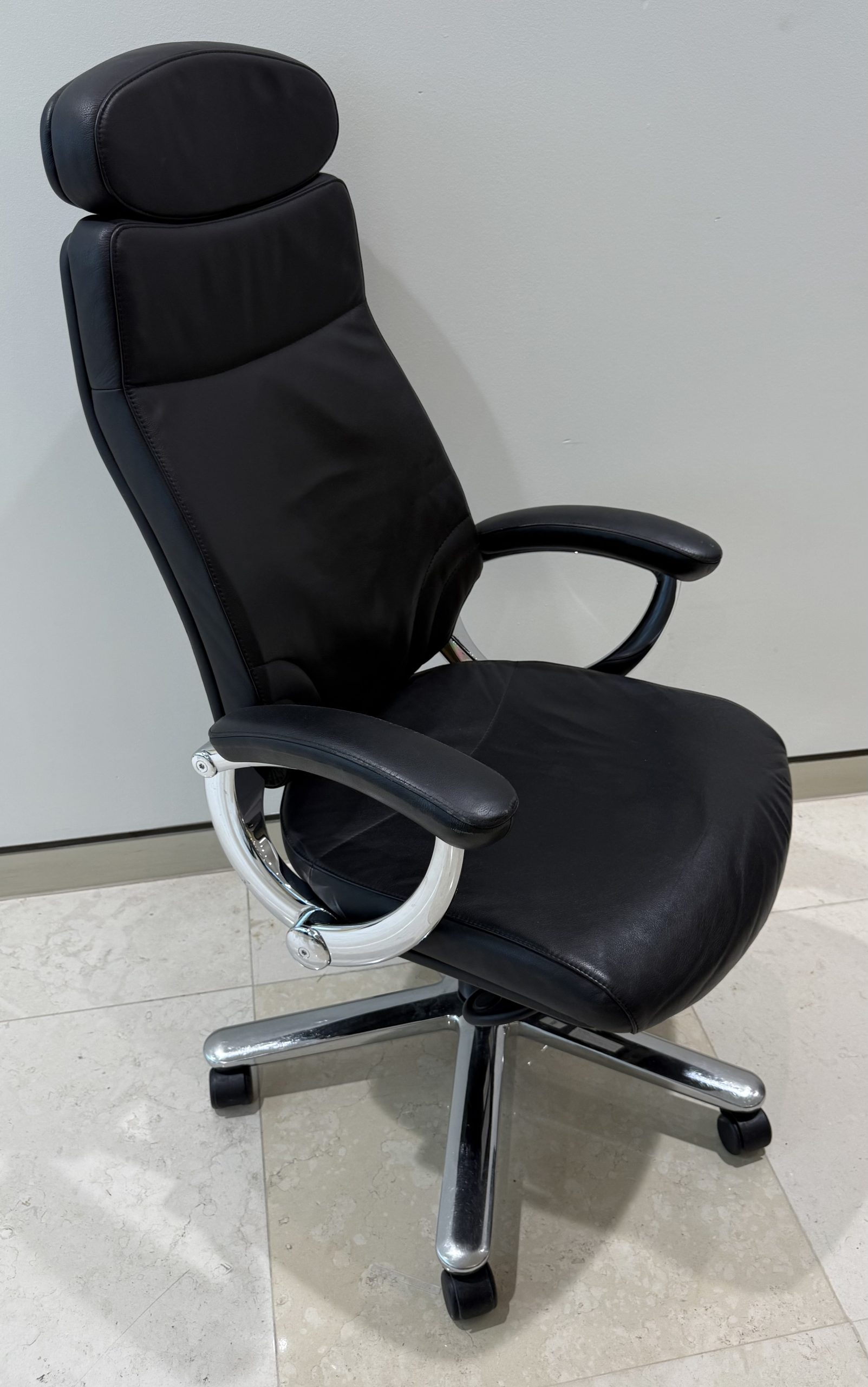 Girsberger Pondomat Chair