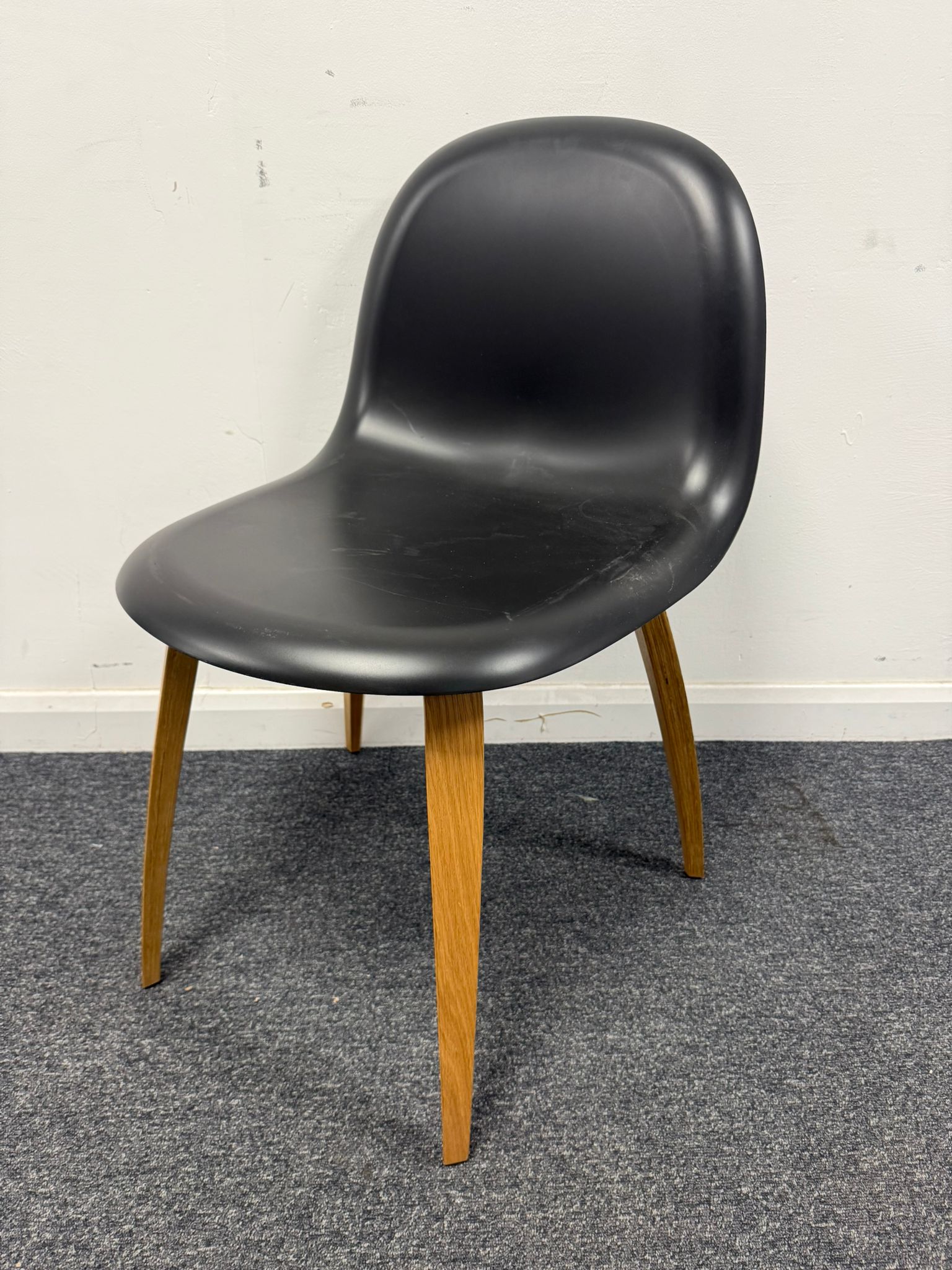 Gubi 3D Office Chairs Black with Oak Legs