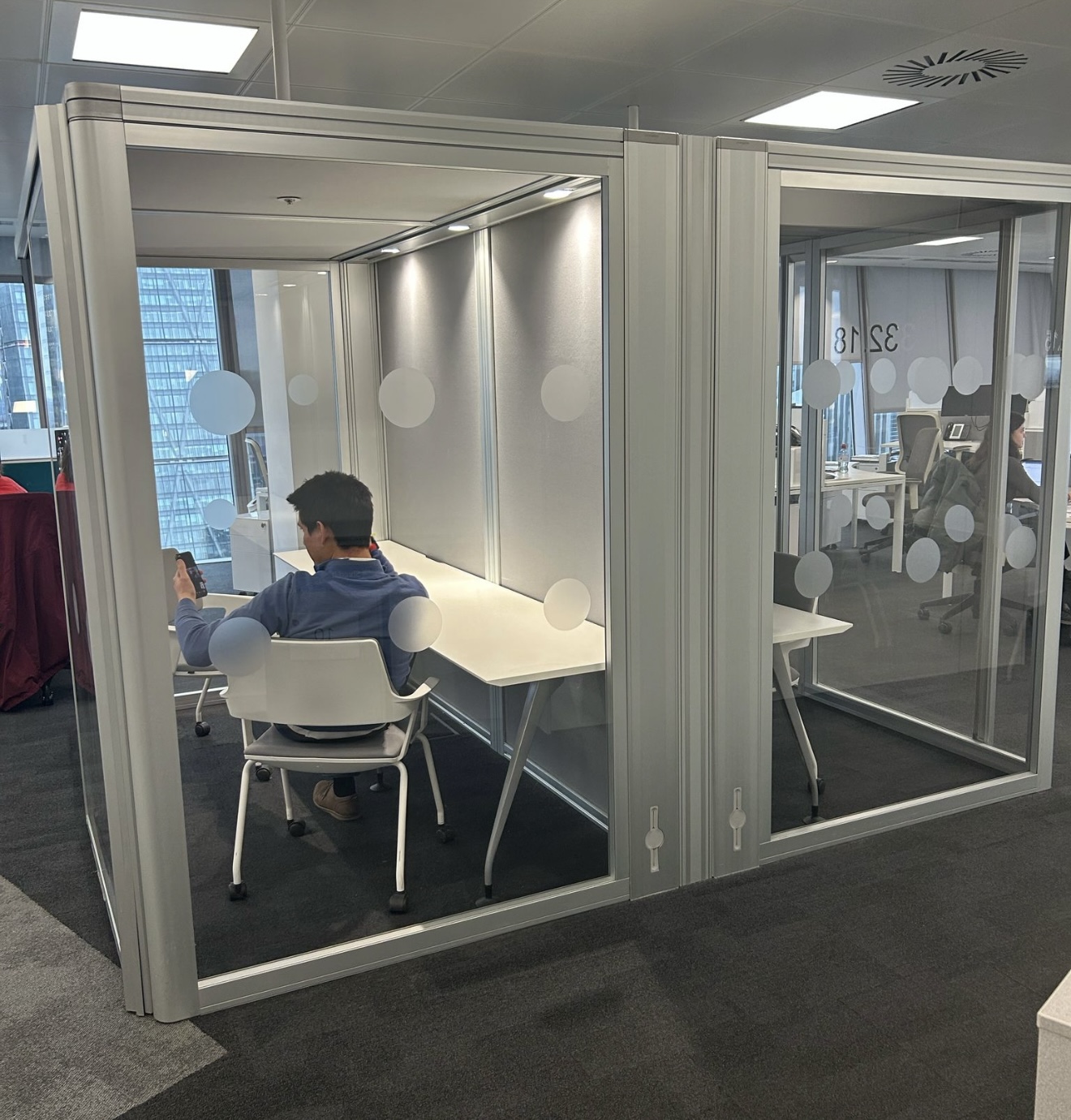 Orangebox Airea 310 Dual