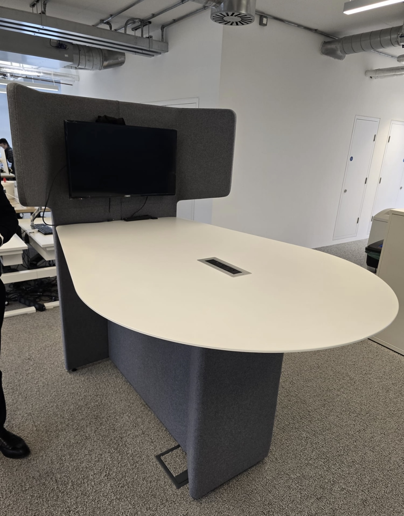 Orangebox Reef Freestanding Media Collaborative AV unit