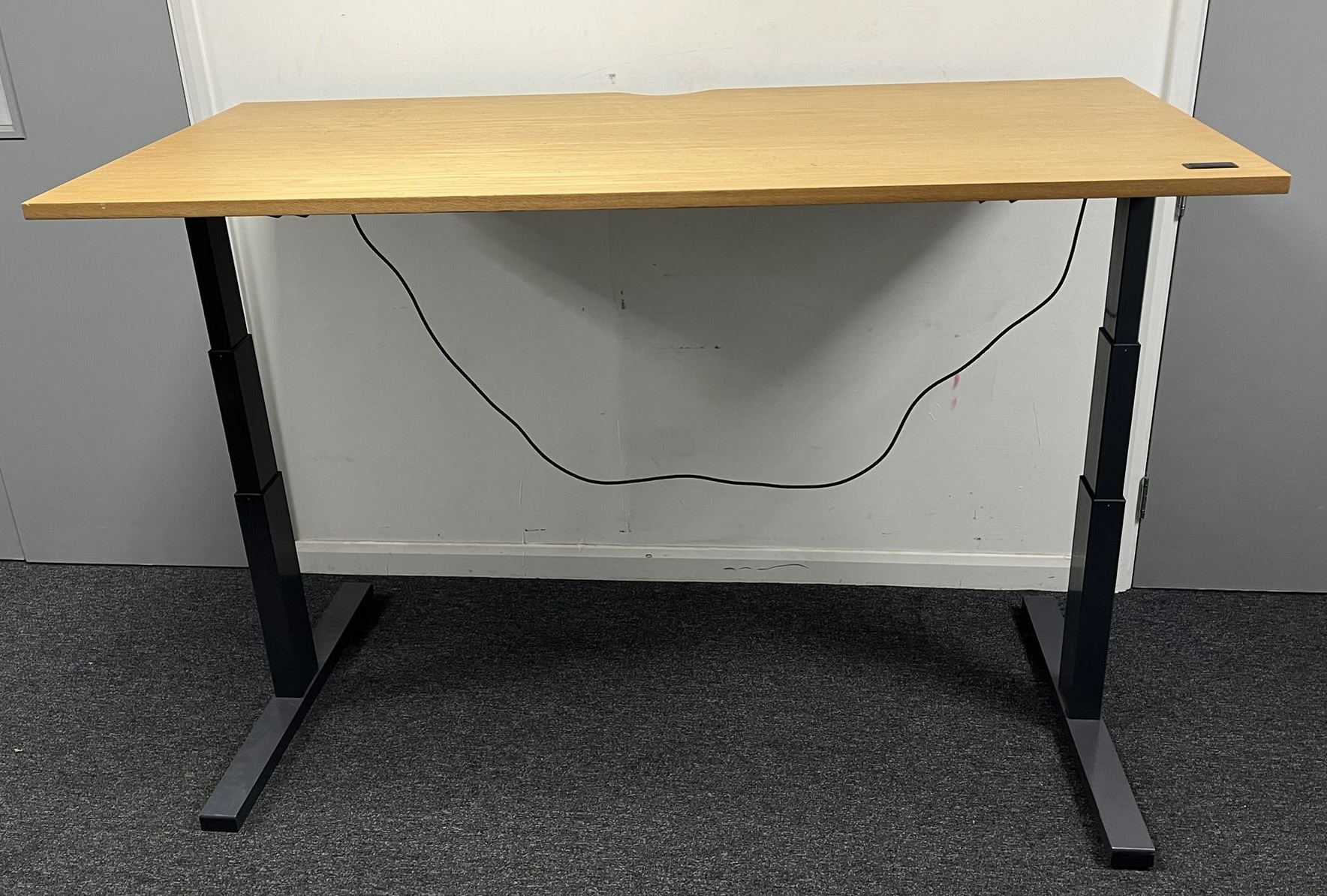 Kinnarps 1800 Sit Stand Desk