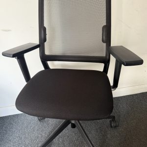 Forma 5 Sense high mesh back chair in black